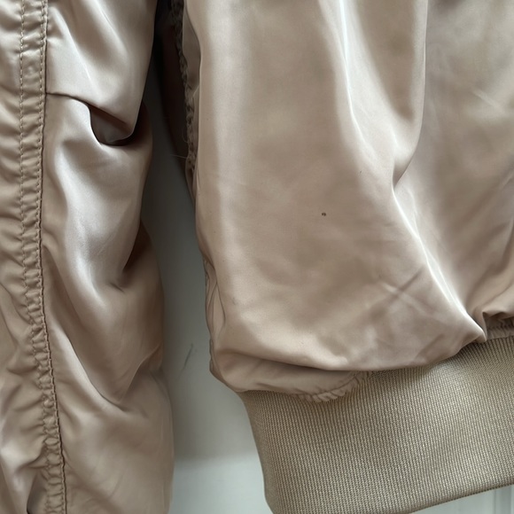 H&M Women’s Bomber Jacket - Picture 3 of 5